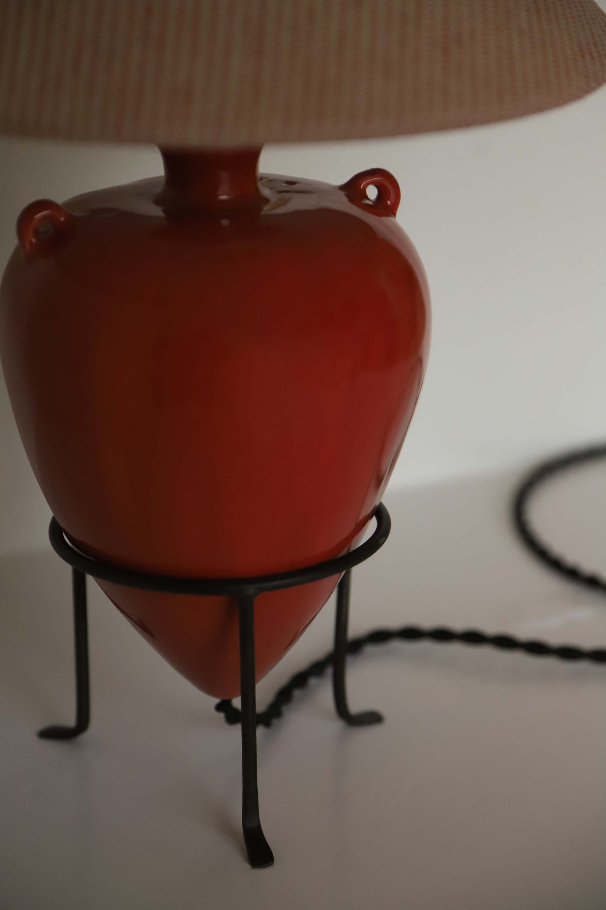 Vittoria Table Lamp in Rosewood -rosewood