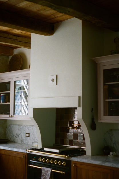 Elio Relief in Square -square-plaster