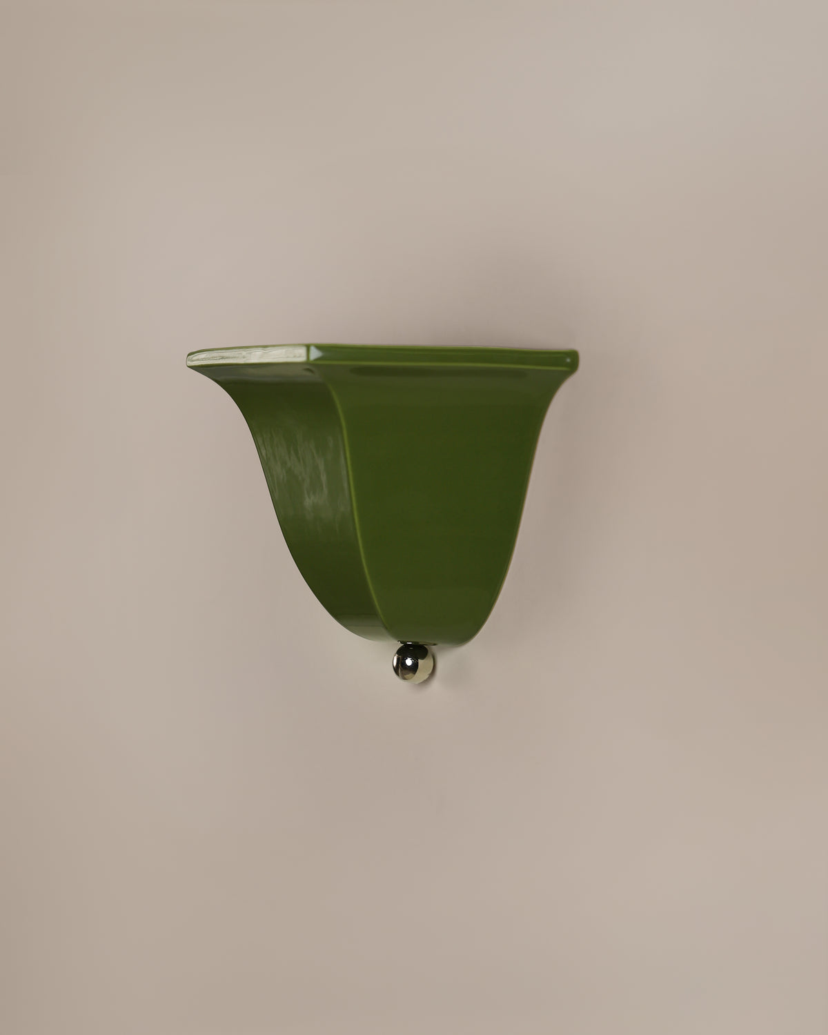 Maeve Sconce