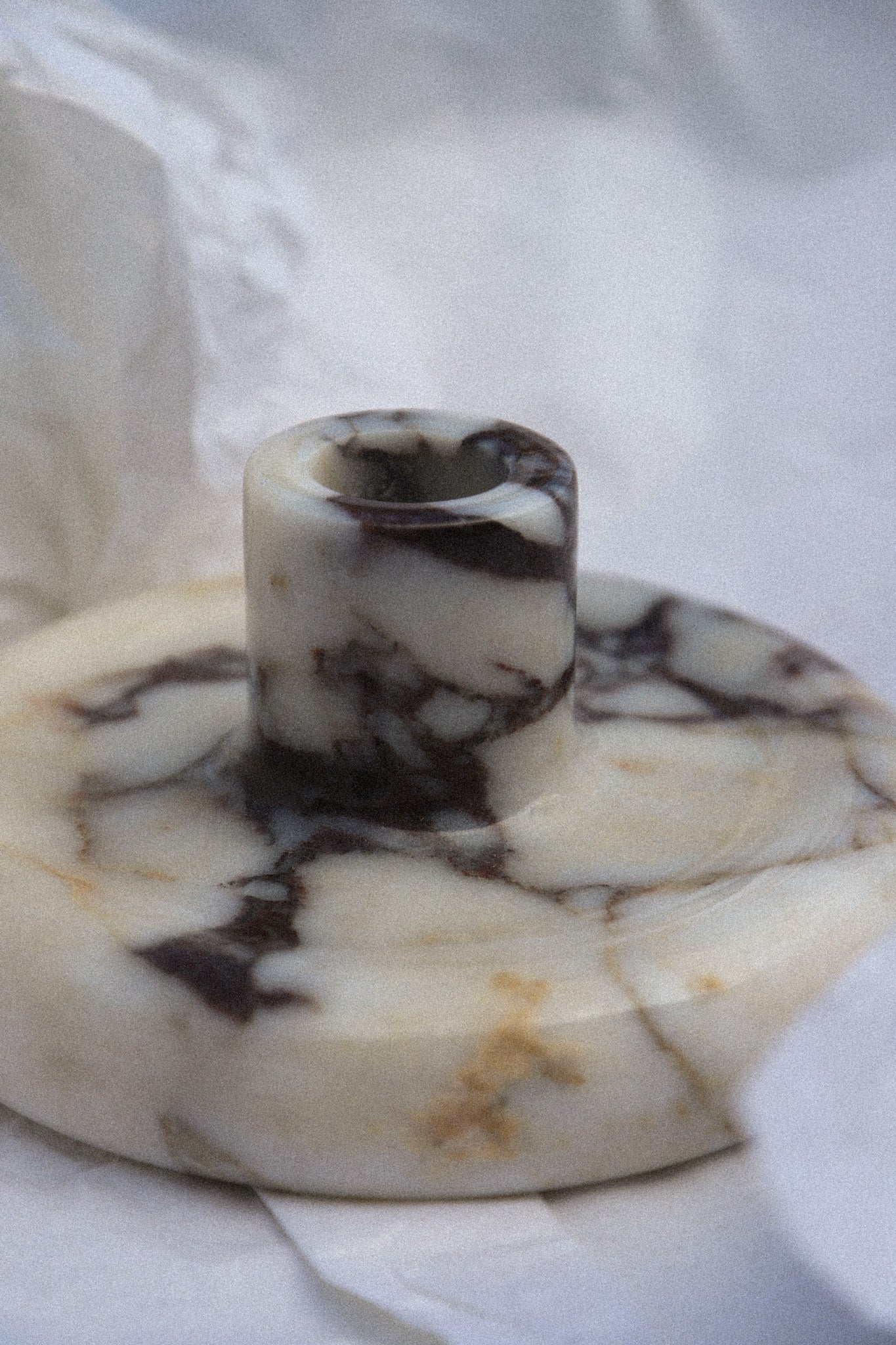 Claudette in Calacatta Viola -Calacatta Viola