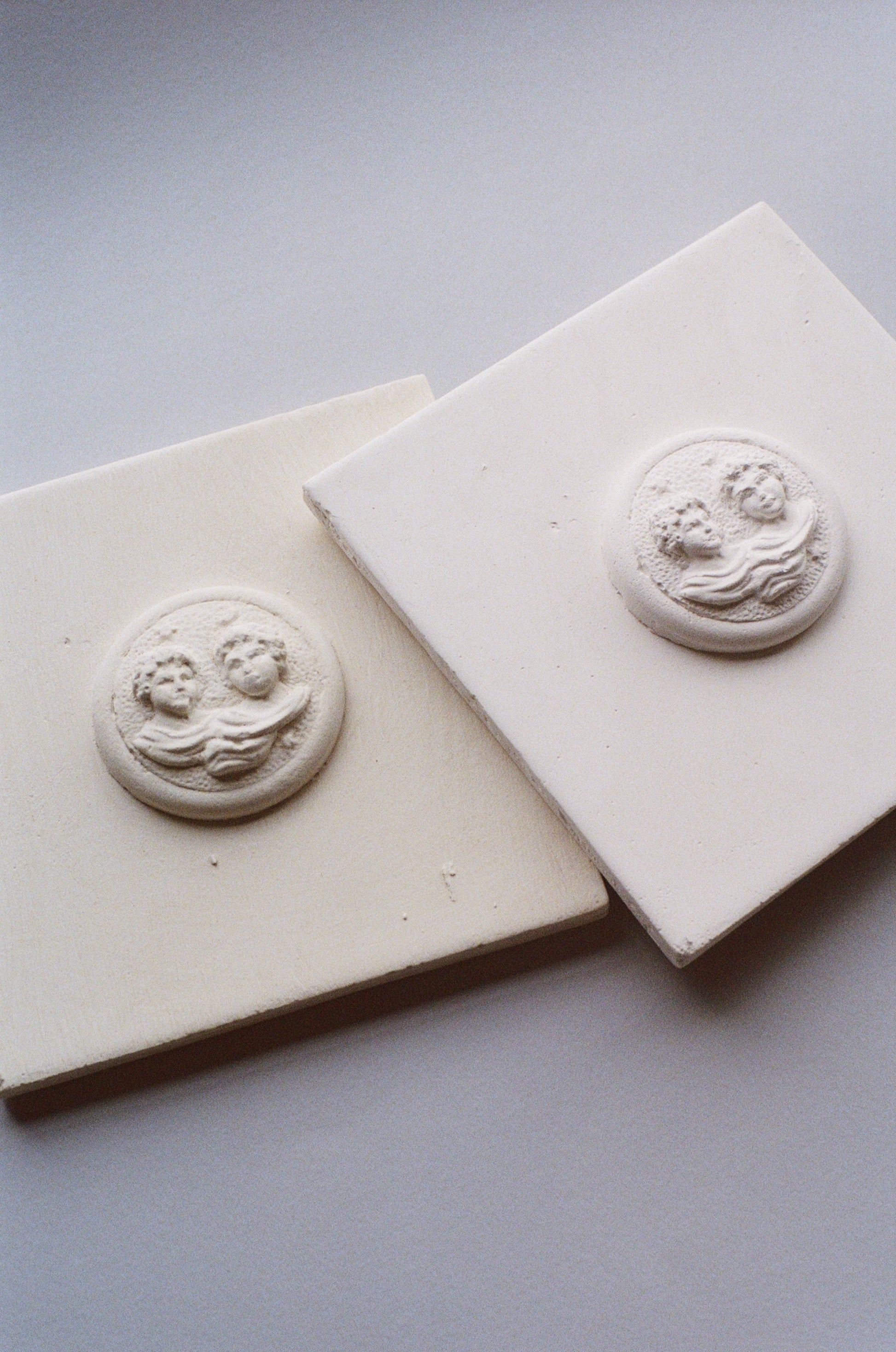 Elio Relief in Square -square