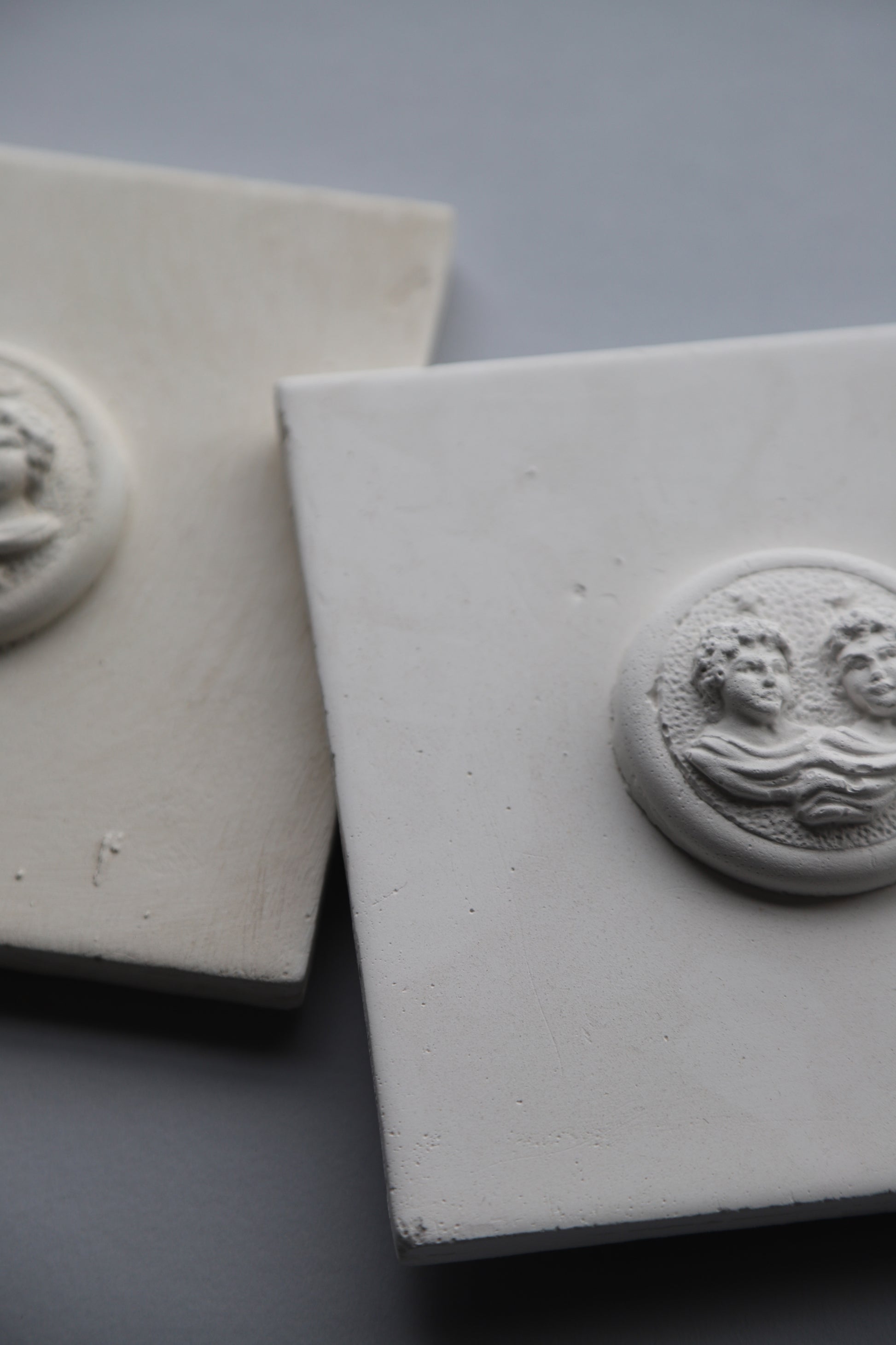 Elio Relief in Square -square