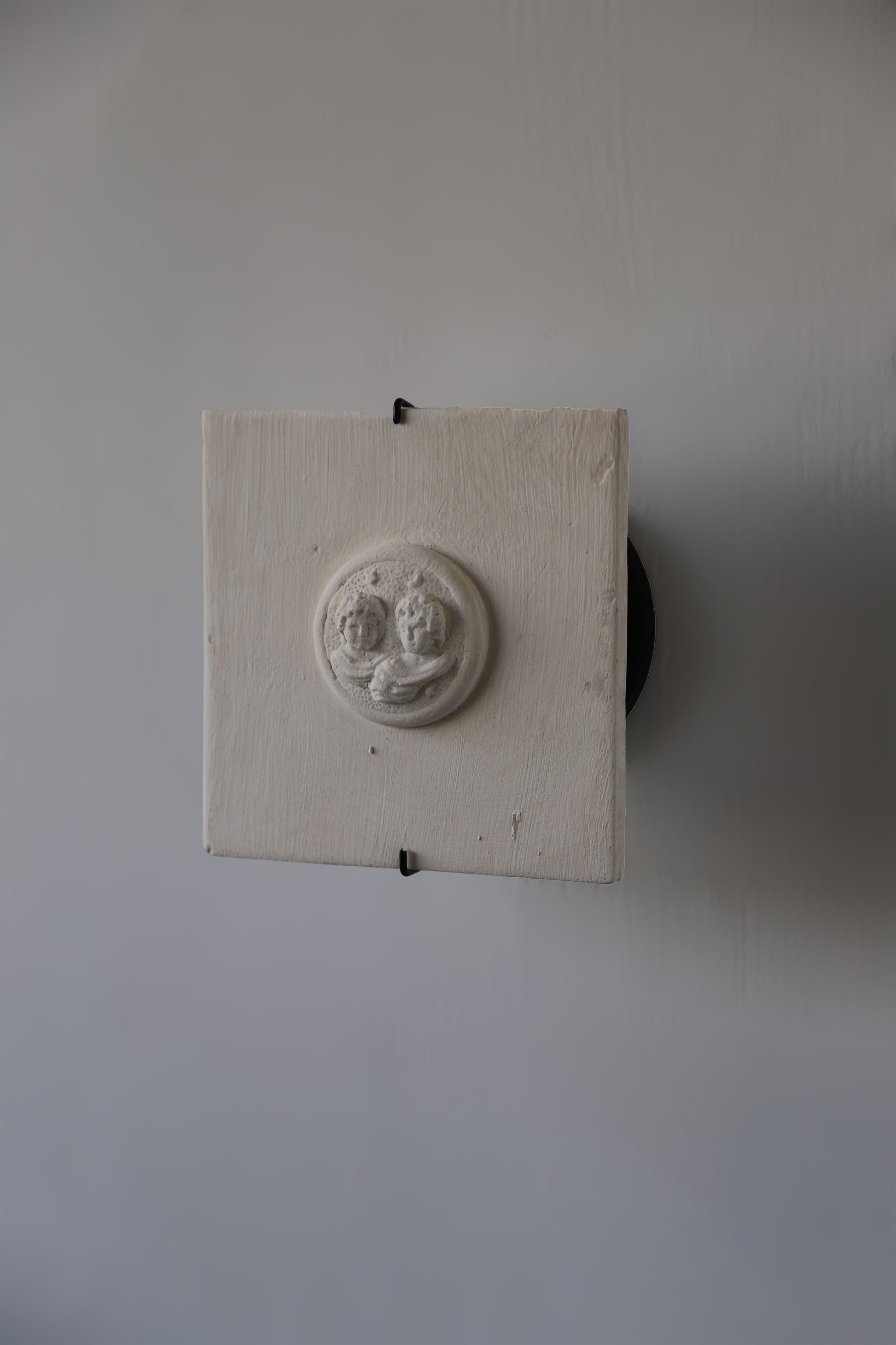 Elio Sconce in Limewash -limewash