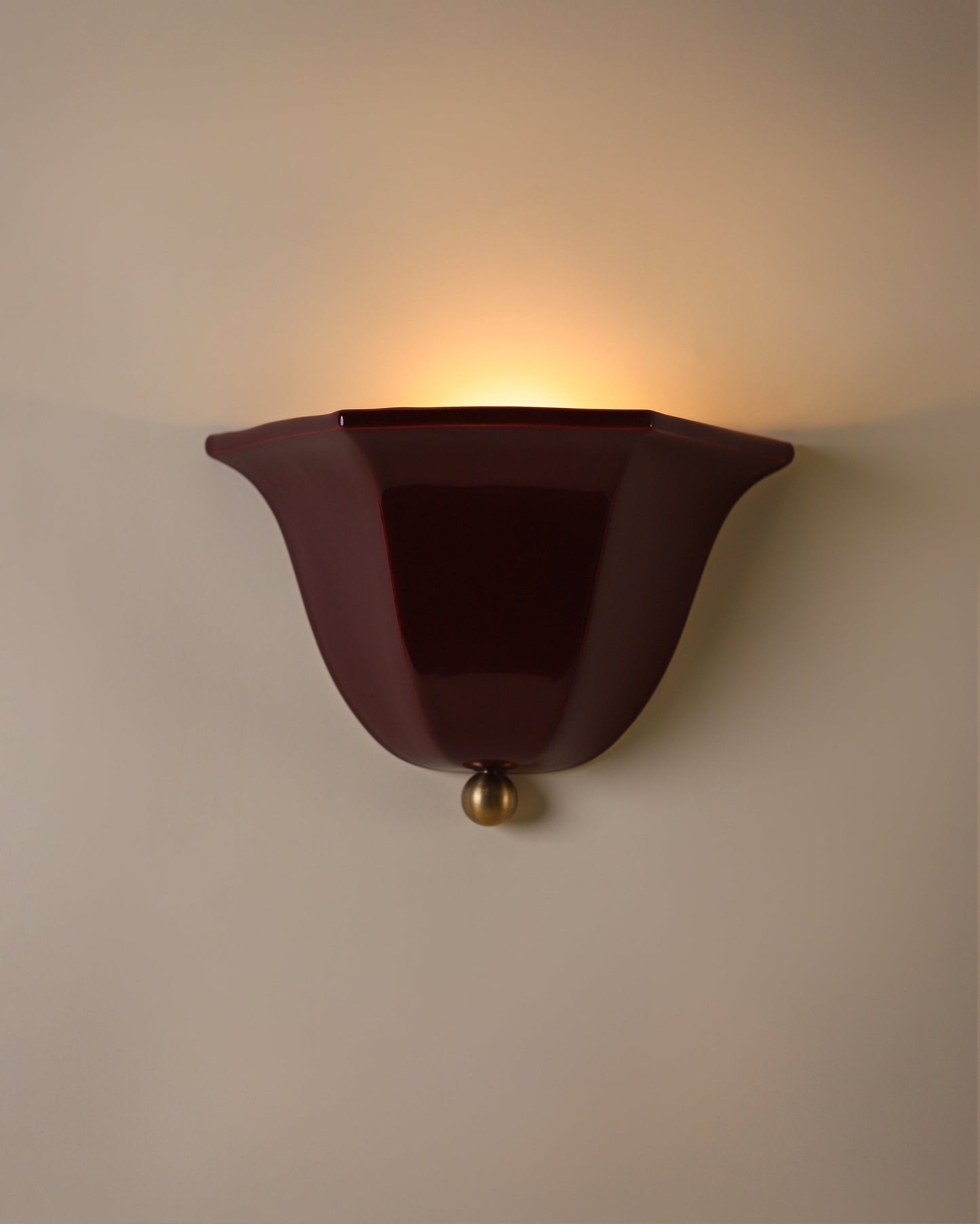 Maeve Sconce