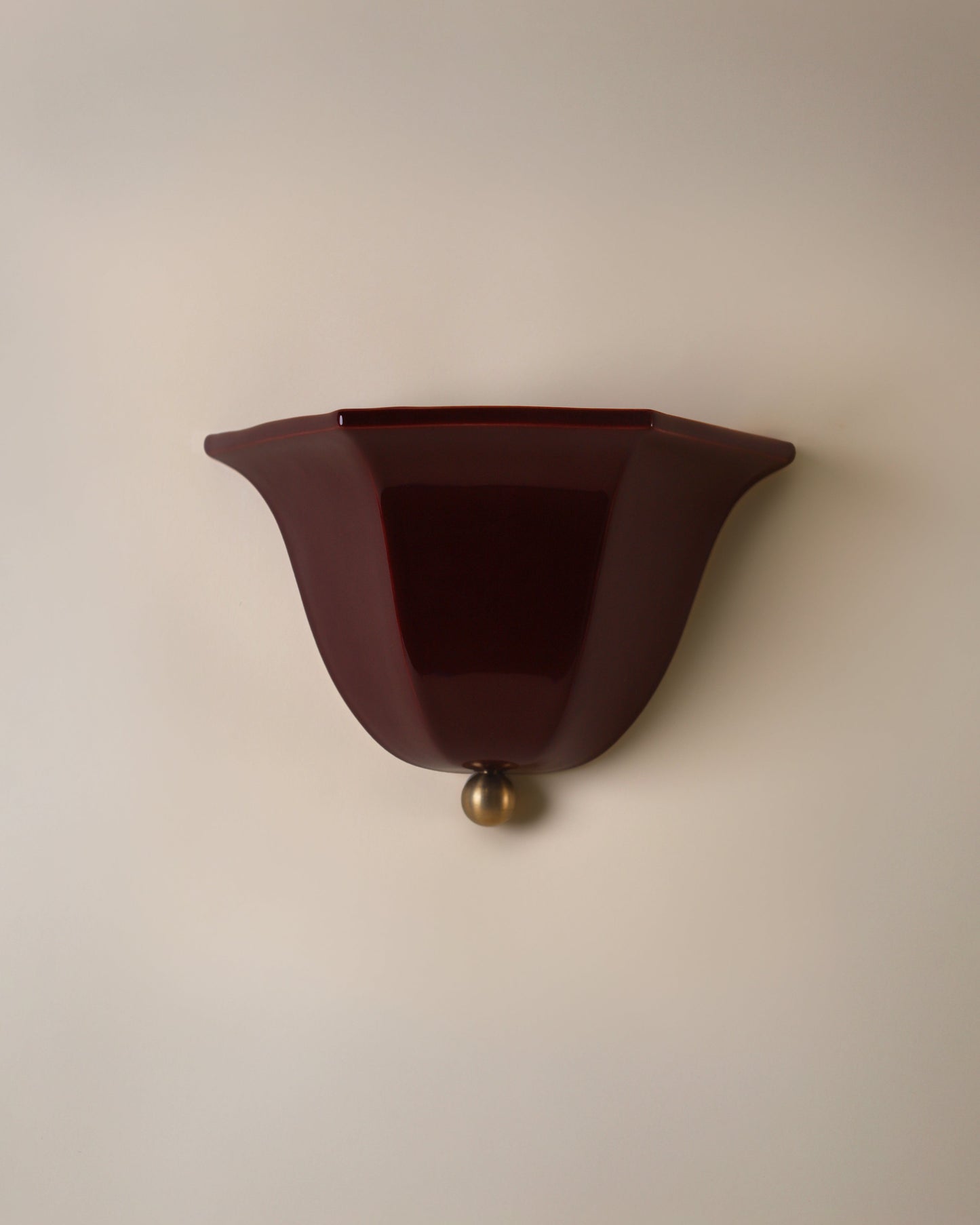 Maeve Sconce
