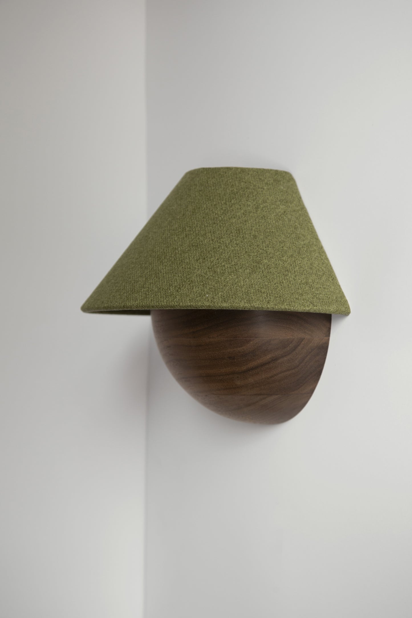 Hawthorne Sconce in moss green -moss green