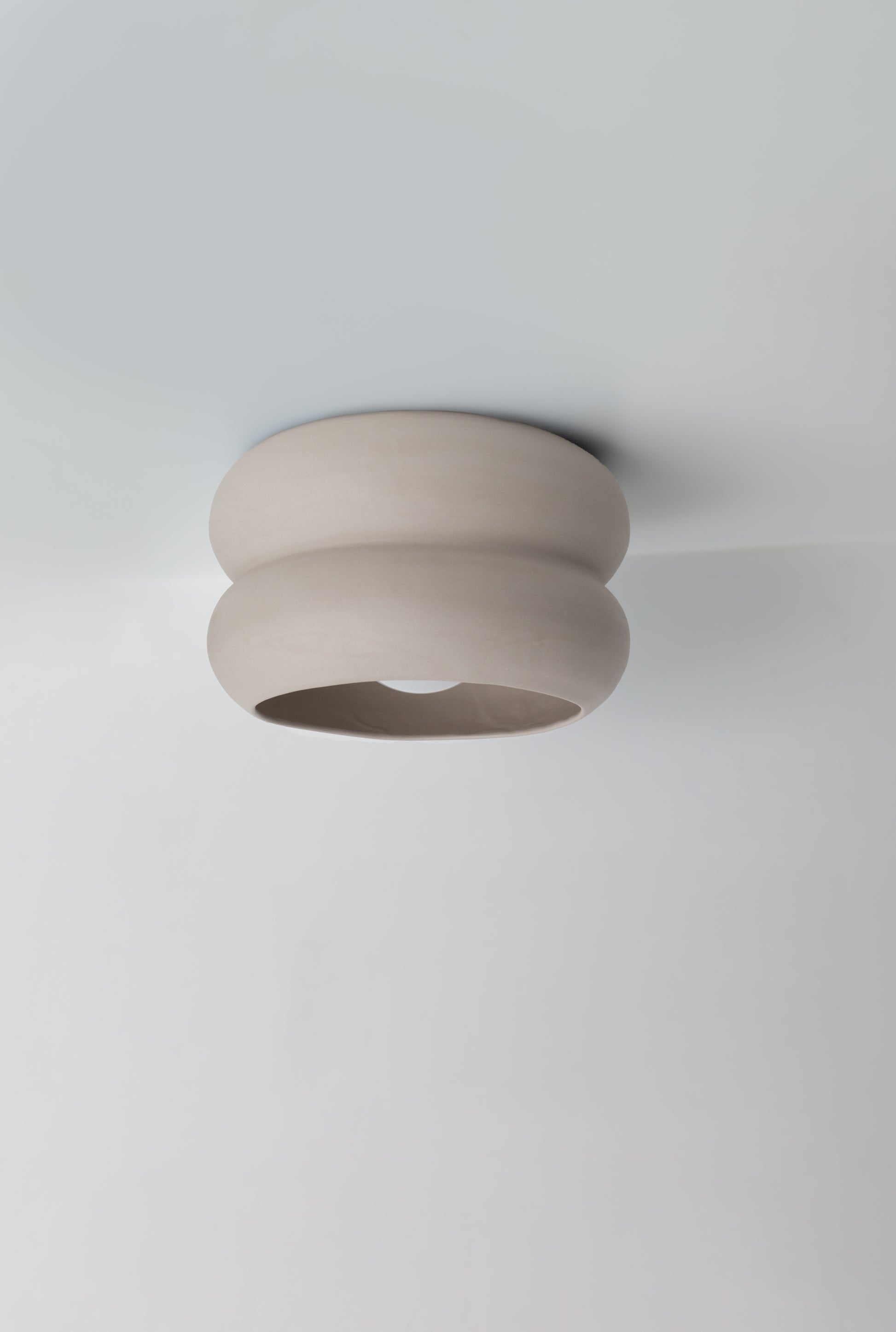 Cherub Mega surface mount in sand -sand