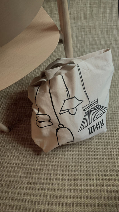 Outline Jumbo Tote